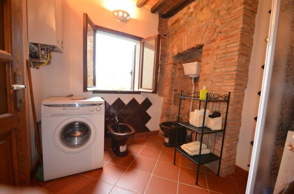 La Divina Dimora Il Castello Degli Spiriti Magni Apartment Montepescali Ruang foto