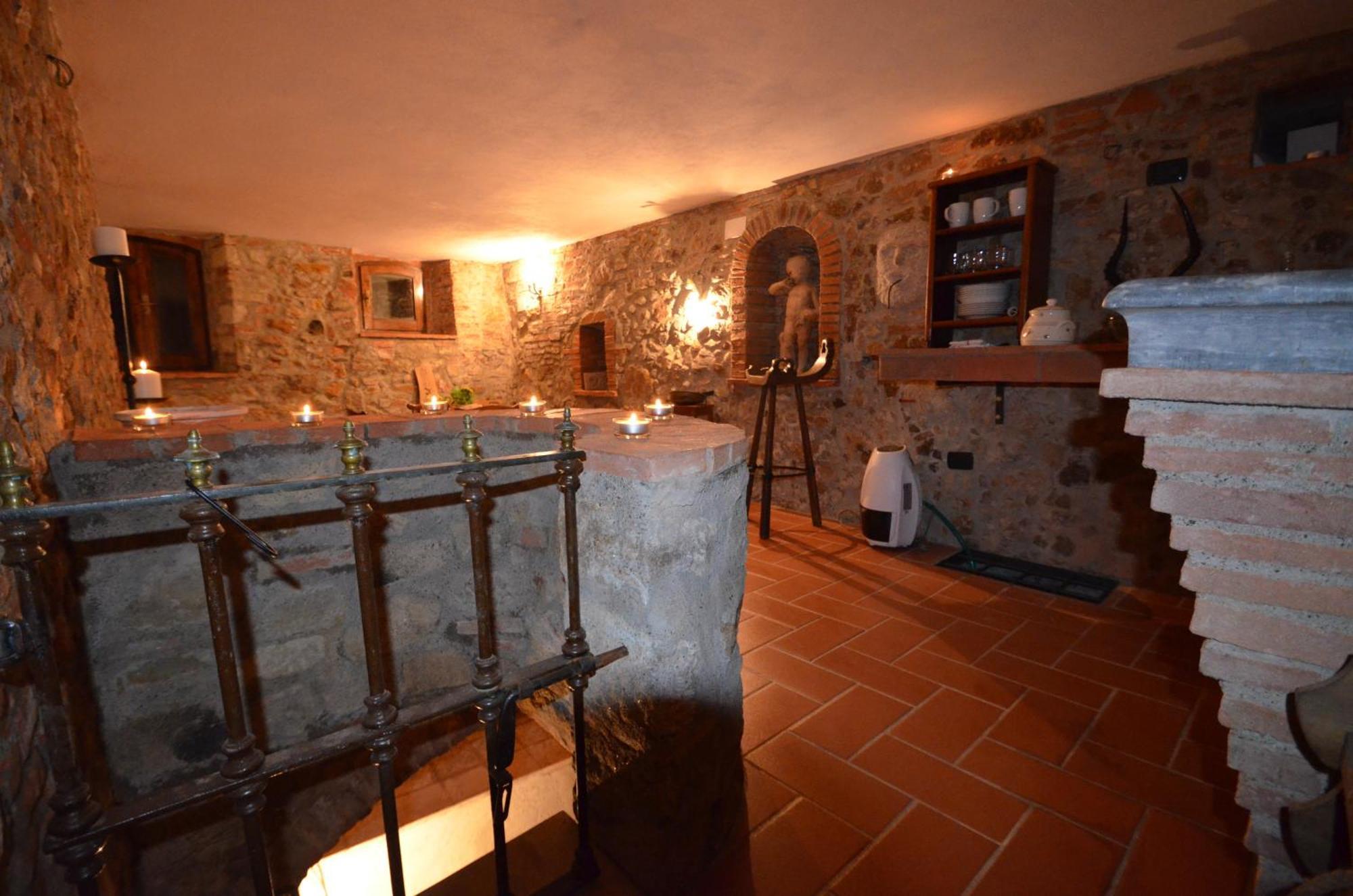 La Divina Dimora Il Castello Degli Spiriti Magni Apartment Montepescali Ruang foto