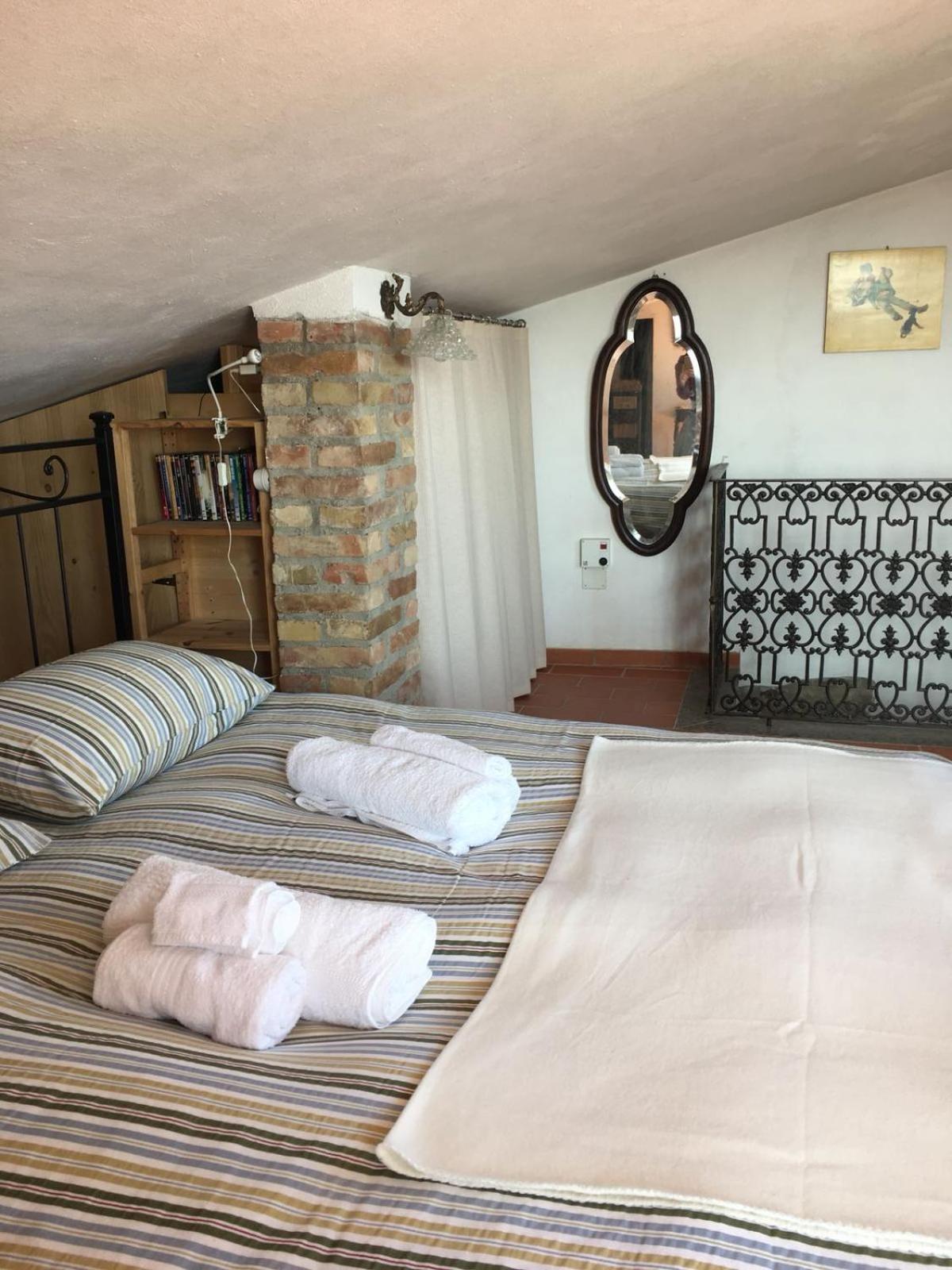 La Divina Dimora Il Castello Degli Spiriti Magni Apartment Montepescali Bagian luar foto